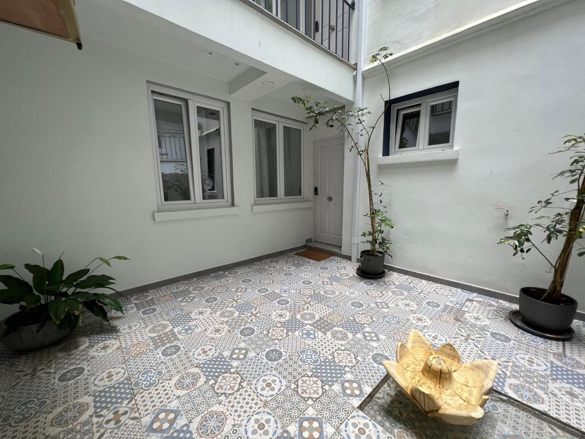 Luxe 2Br Family Oasis In Gibraltar Apartment Ngoại thất bức ảnh